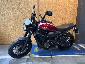 YAMAHA XSR700
