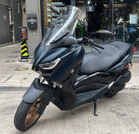 YAMAHA XMAX